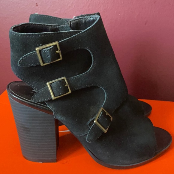 Black heeled booties